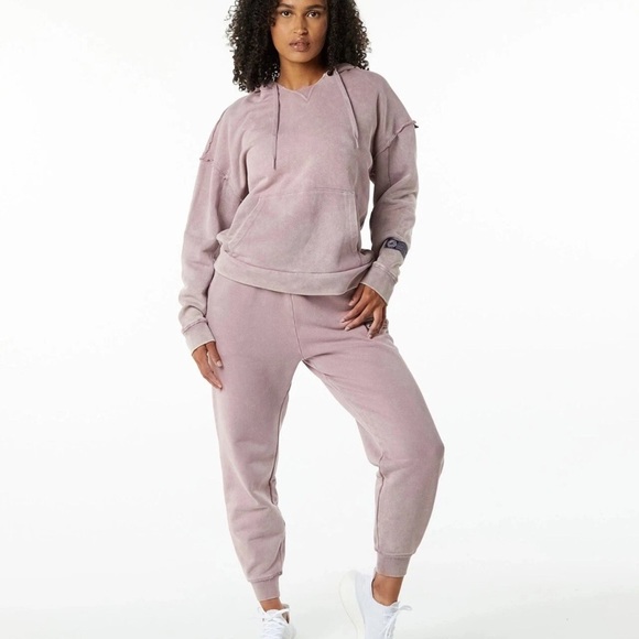 ALPHALETE WOMENS VERY TERRY HOODIE SIZE MEDIUM ROSE QUARTZ WASHED LOOK - Picture 3 of 12